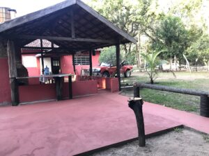 Area Gourmet com churrasqueira e forno a lenha